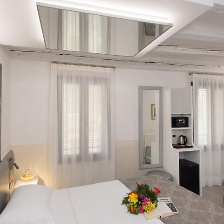 UNAHOTELS Ala Venezia Esterno foto