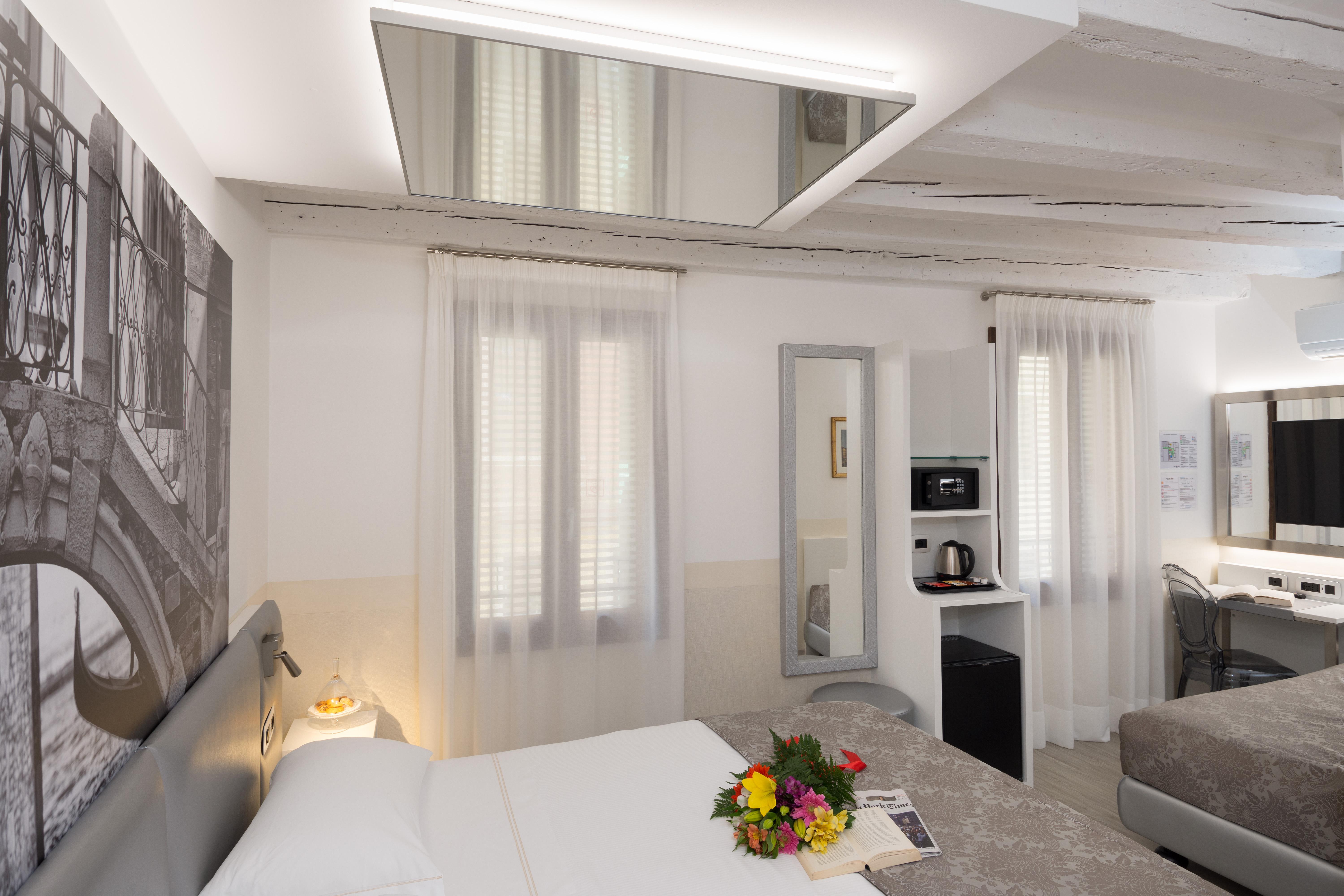 UNAHOTELS Ala Venezia Esterno foto