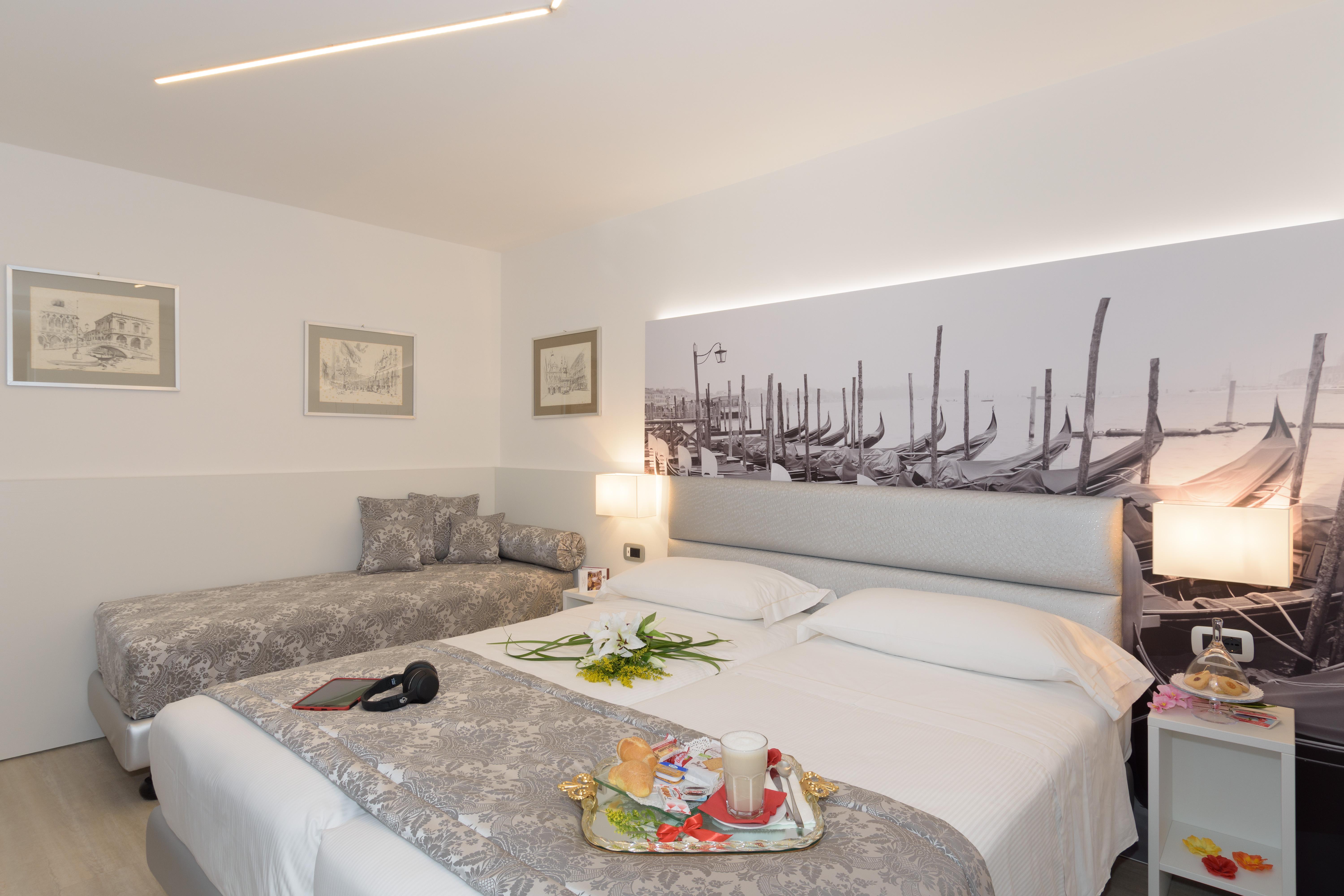 UNAHOTELS Ala Venezia Esterno foto