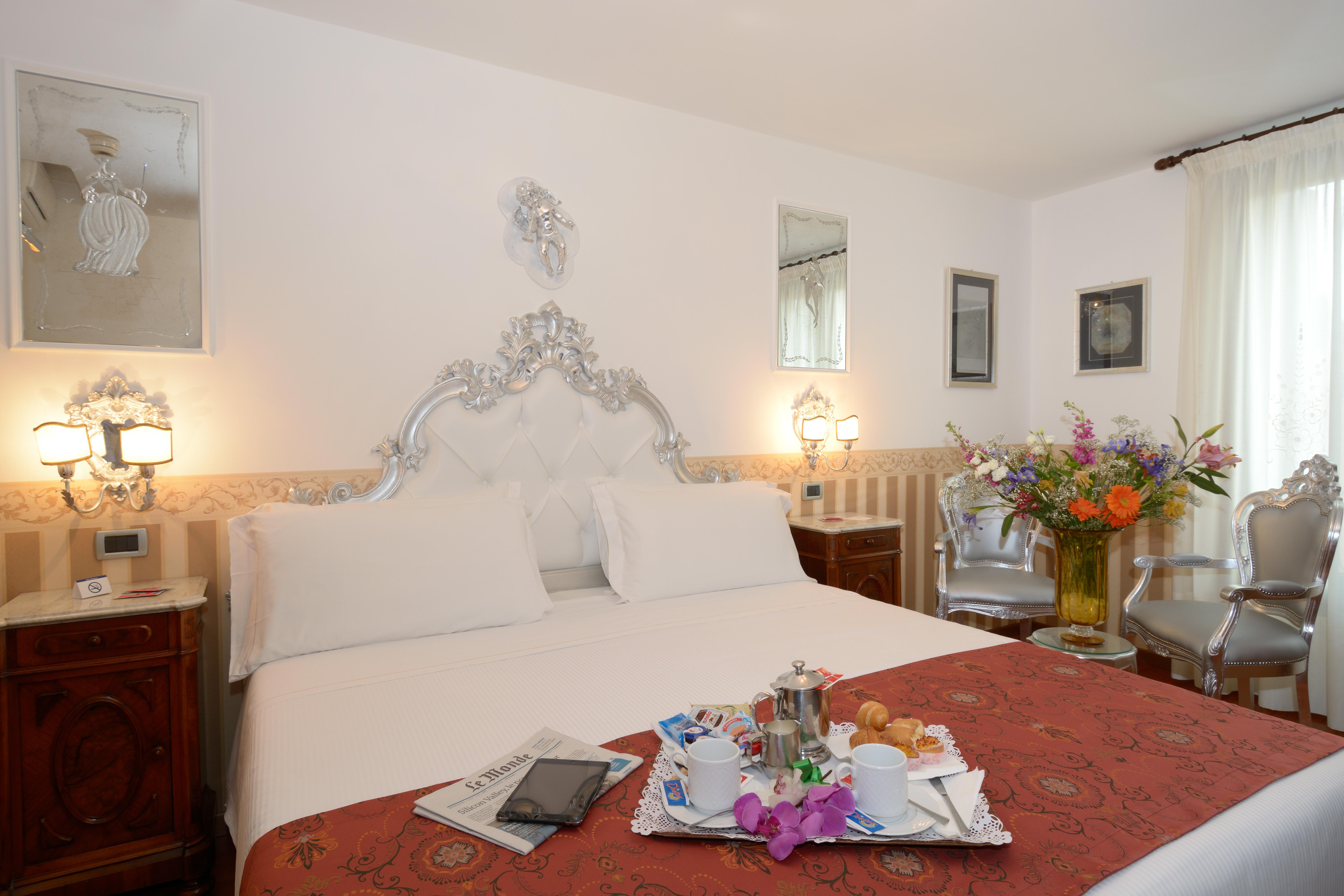 UNAHOTELS Ala Venezia Esterno foto