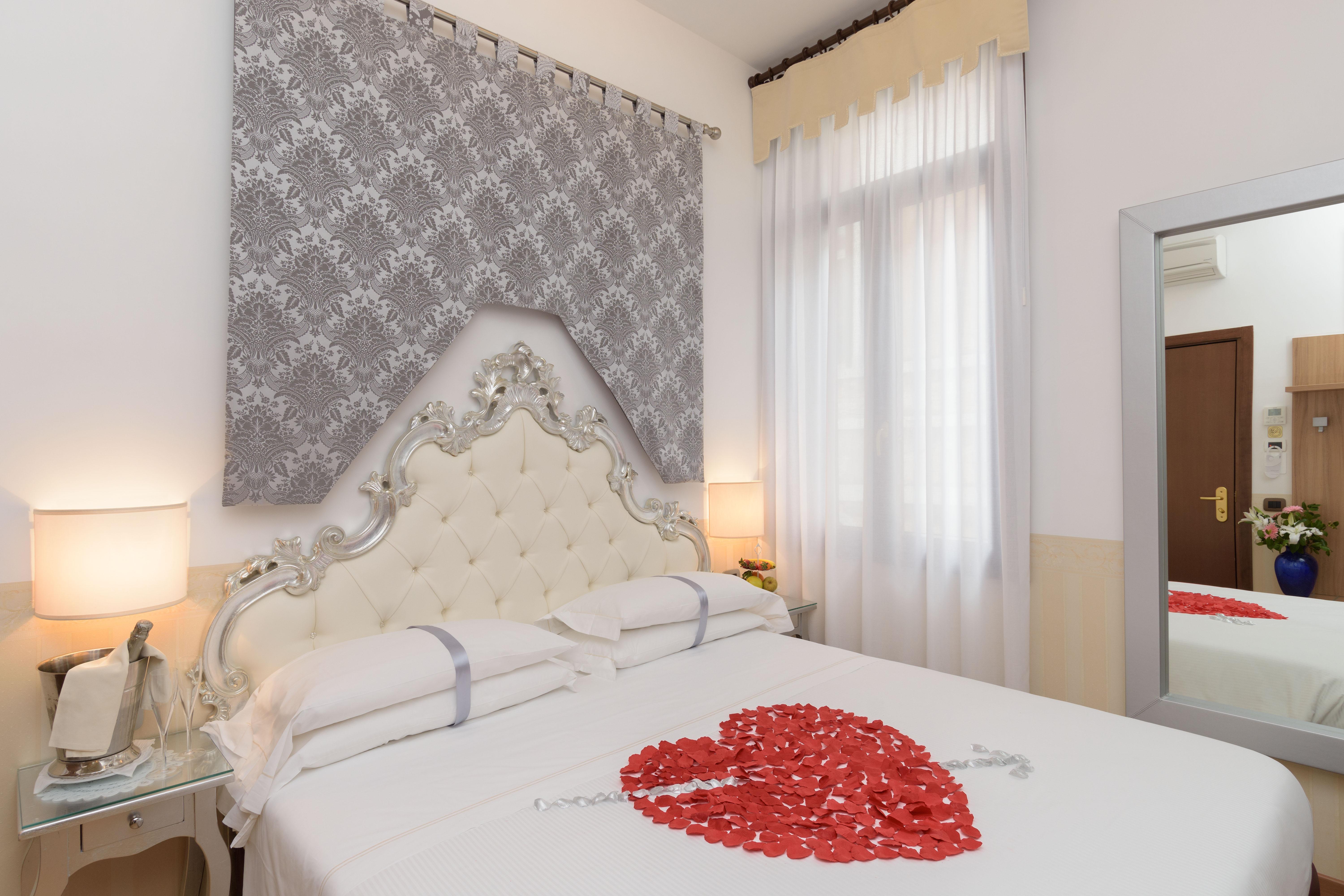 UNAHOTELS Ala Venezia Esterno foto