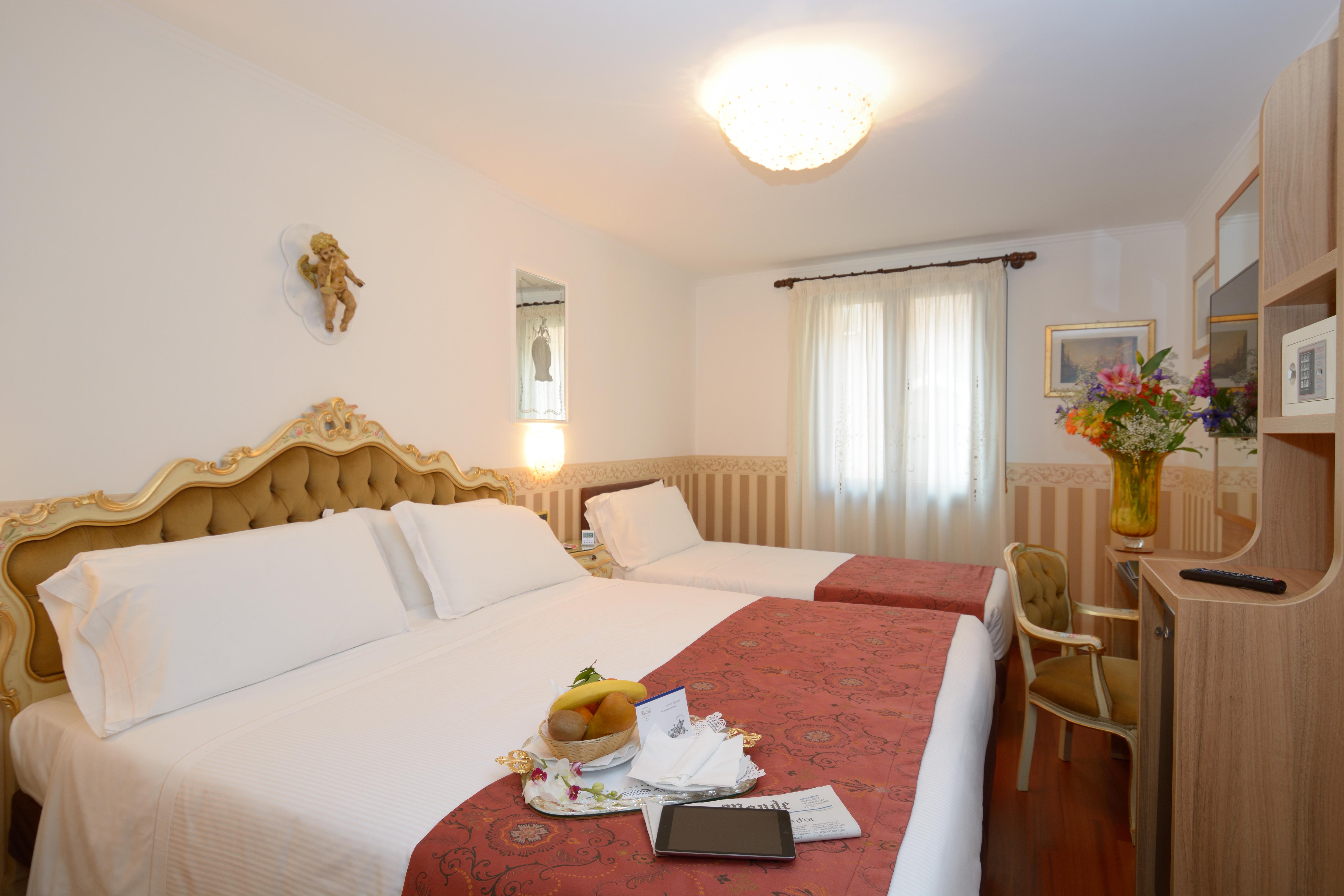 UNAHOTELS Ala Venezia Esterno foto