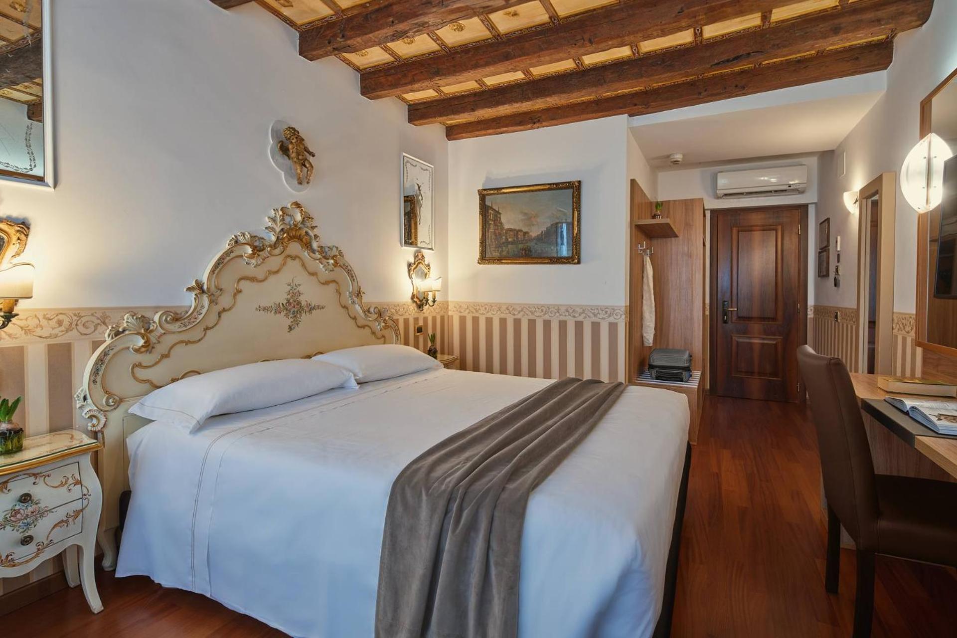 UNAHOTELS Ala Venezia Esterno foto