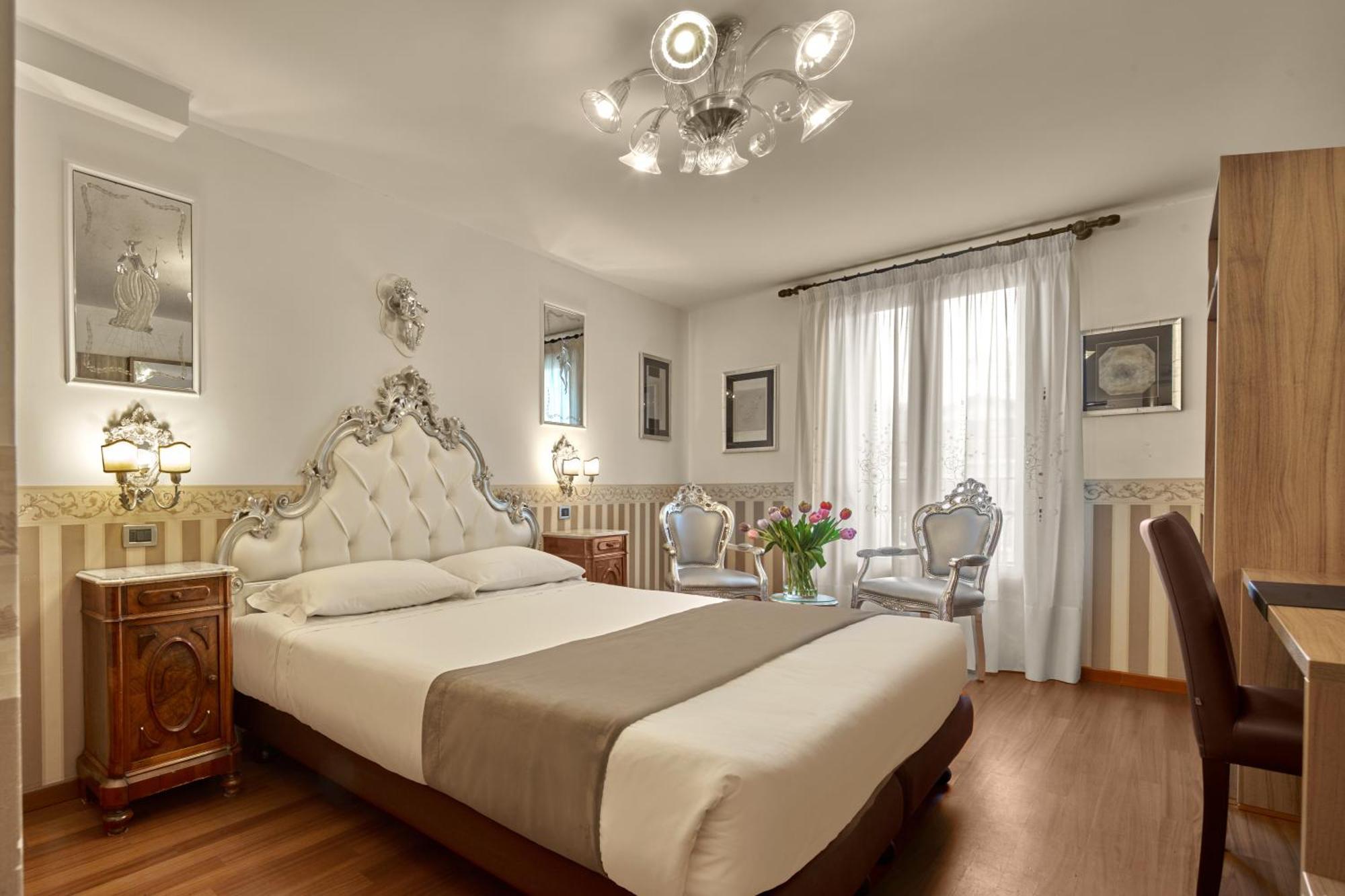 UNAHOTELS Ala Venezia Esterno foto