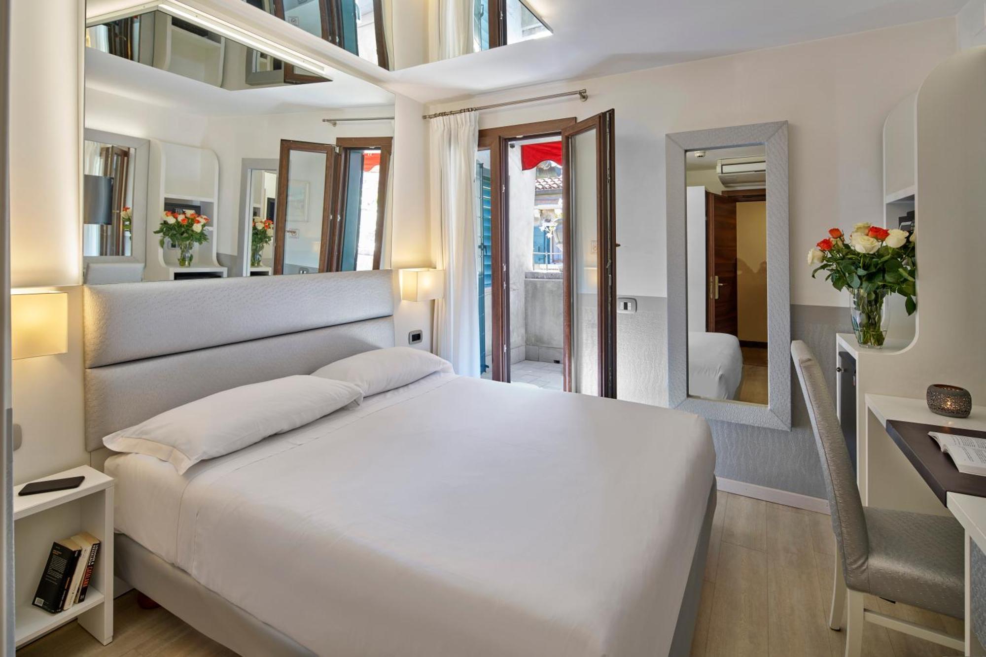 UNAHOTELS Ala Venezia Esterno foto